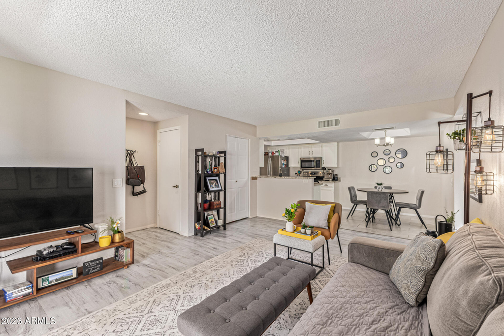 2146 W Isabella Avenue - Photo 3
