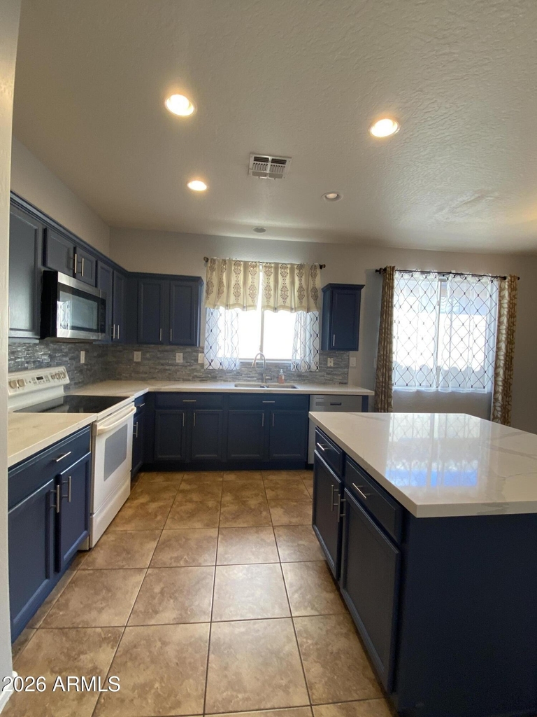 40735 N Trailhead Way - Photo 4