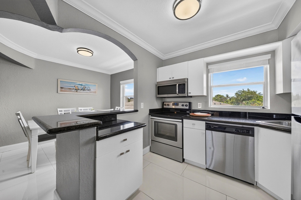 744 Ne 14th Avenue - Photo 10