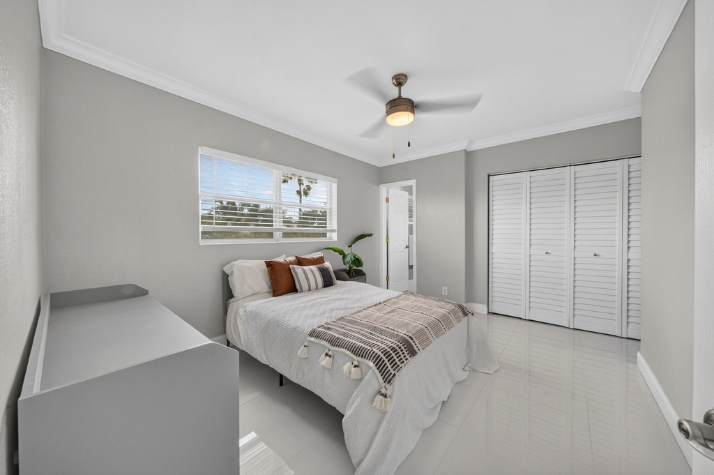 744 Ne 14th Avenue - Photo 21