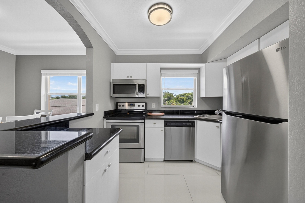 744 Ne 14th Avenue - Photo 8