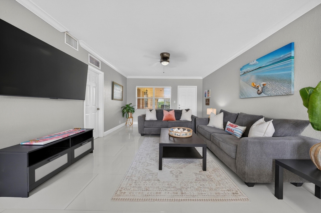 744 Ne 14th Avenue - Photo 4