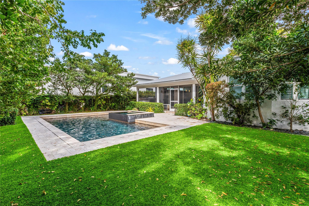 521 Ne 8th Avenue - Photo 1
