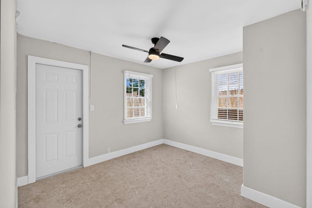 826 37th Street - Photo 11