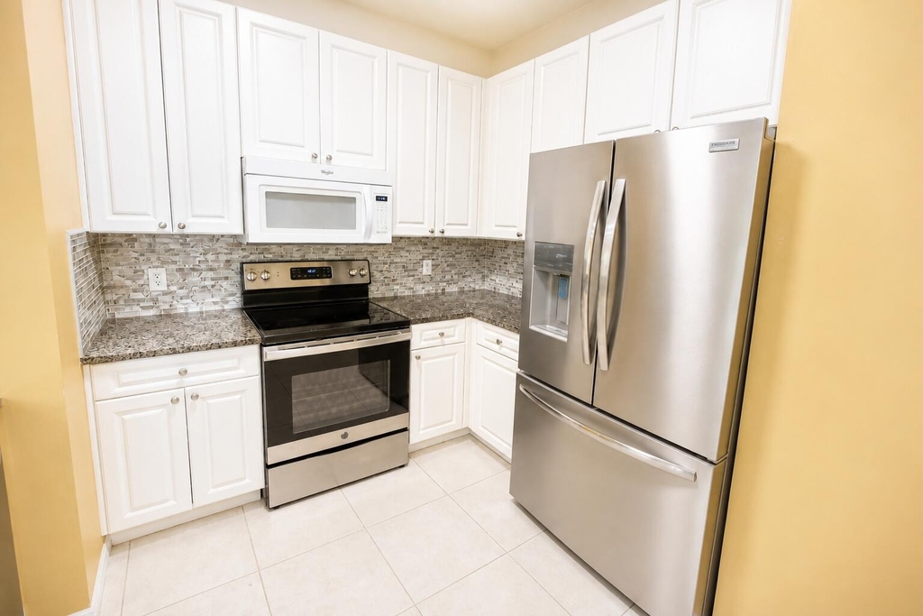 2927 Crestwood Terrace - Photo 8