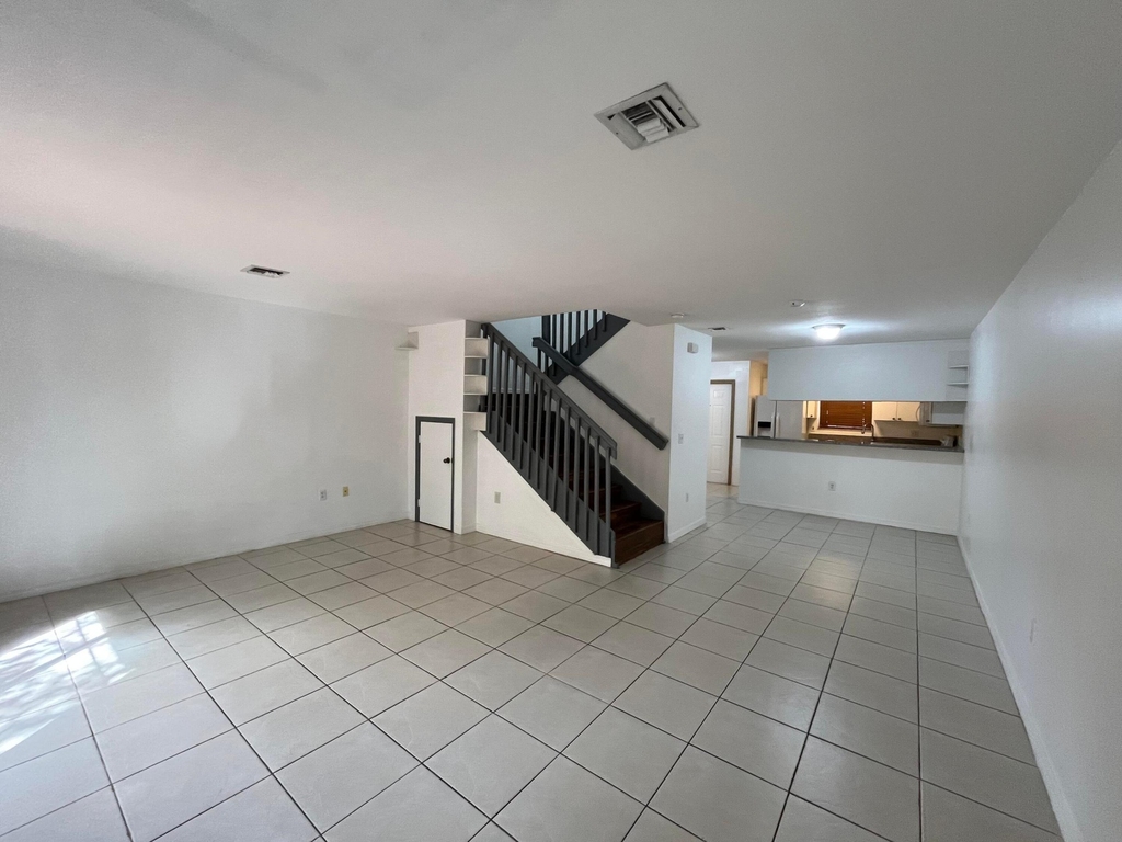 2314 Johnson Street - Photo 9