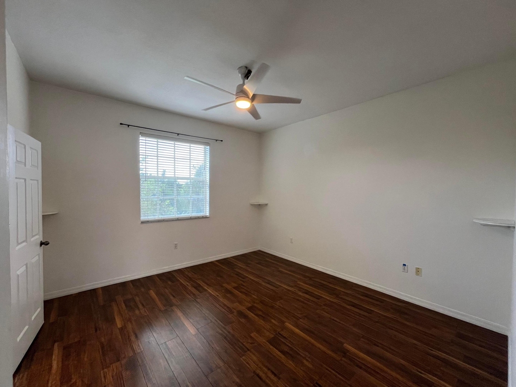2314 Johnson Street - Photo 3