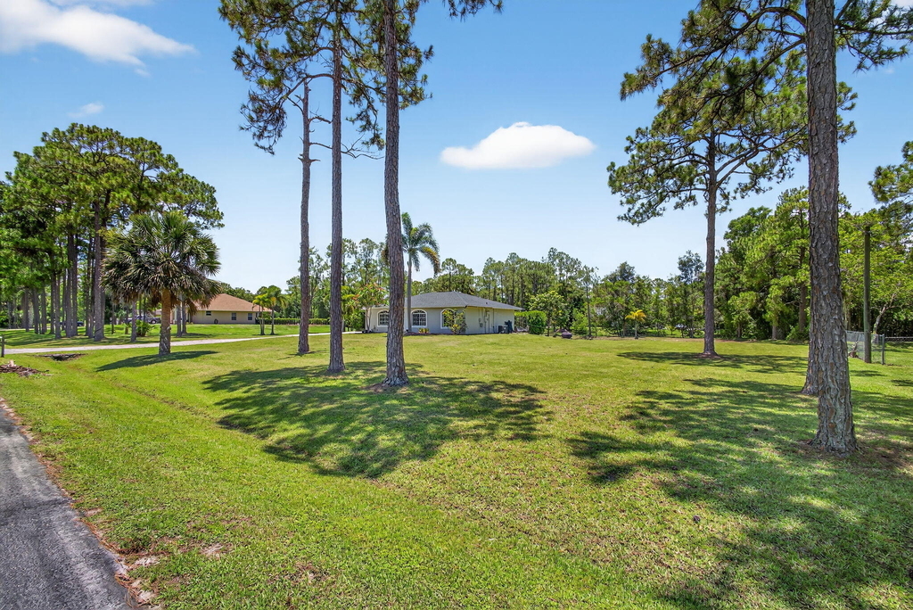 17354 64th Place N - Photo 1