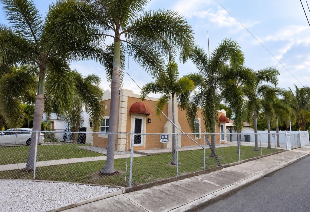 4601 Garden Avenue - Photo 1