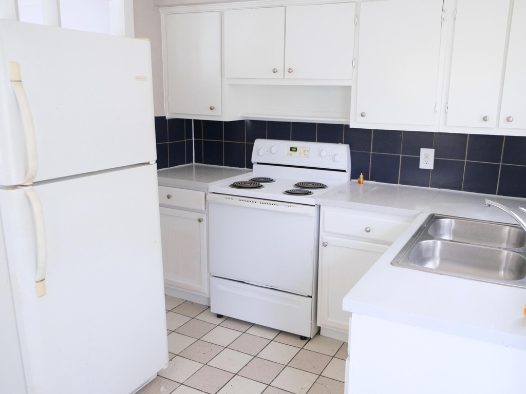 1215 7th Avenue N - Photo 5