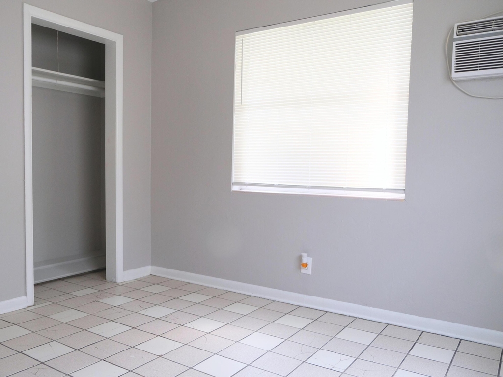 1215 7th Avenue N - Photo 8