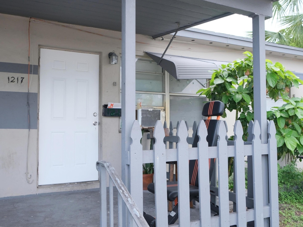 1215 7th Avenue N - Photo 1