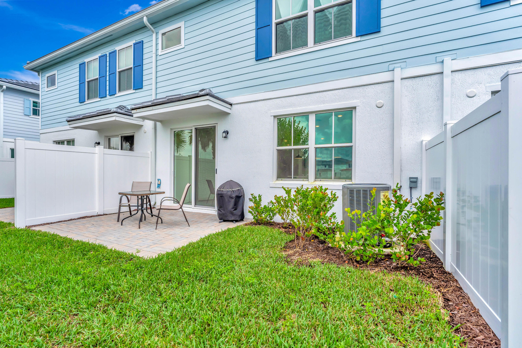 179 Se Birch Terrace - Photo 16