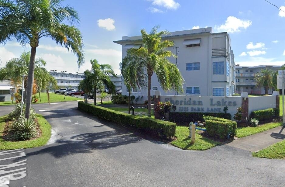 2200 Park Lane - Photo 0