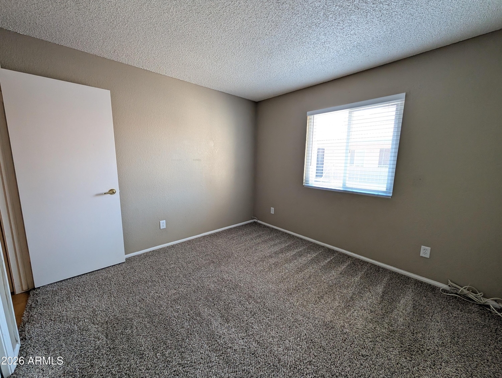 623 W Guadalupe Road - Photo 10
