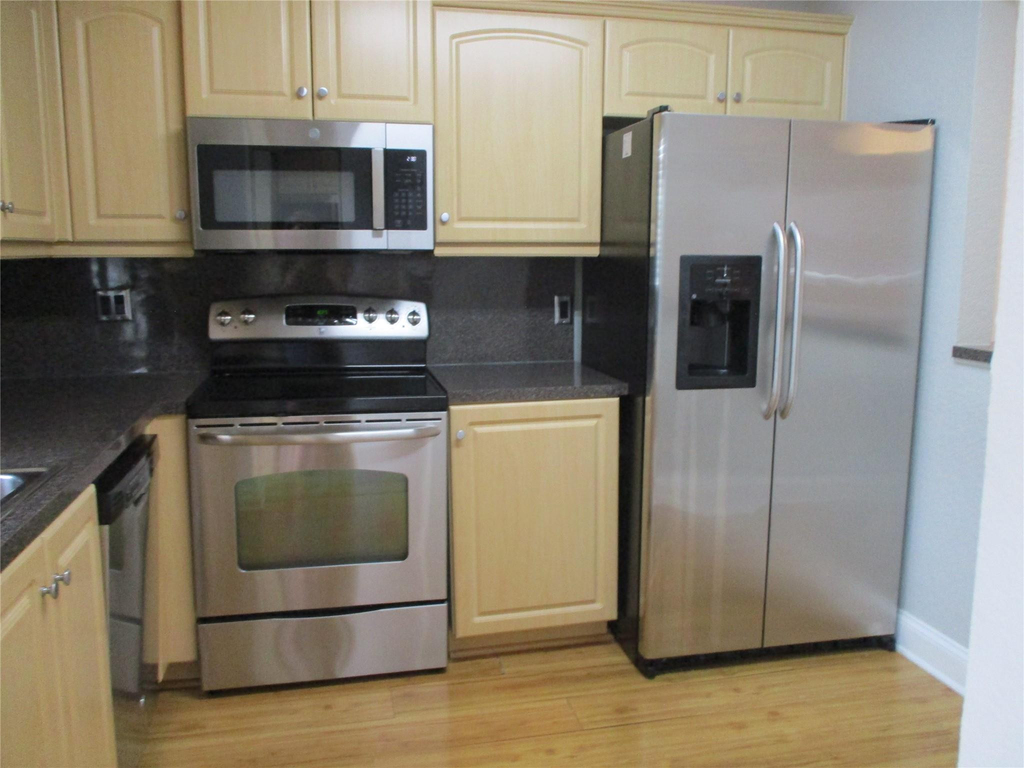 9273 Sw 8th Street - Photo 8