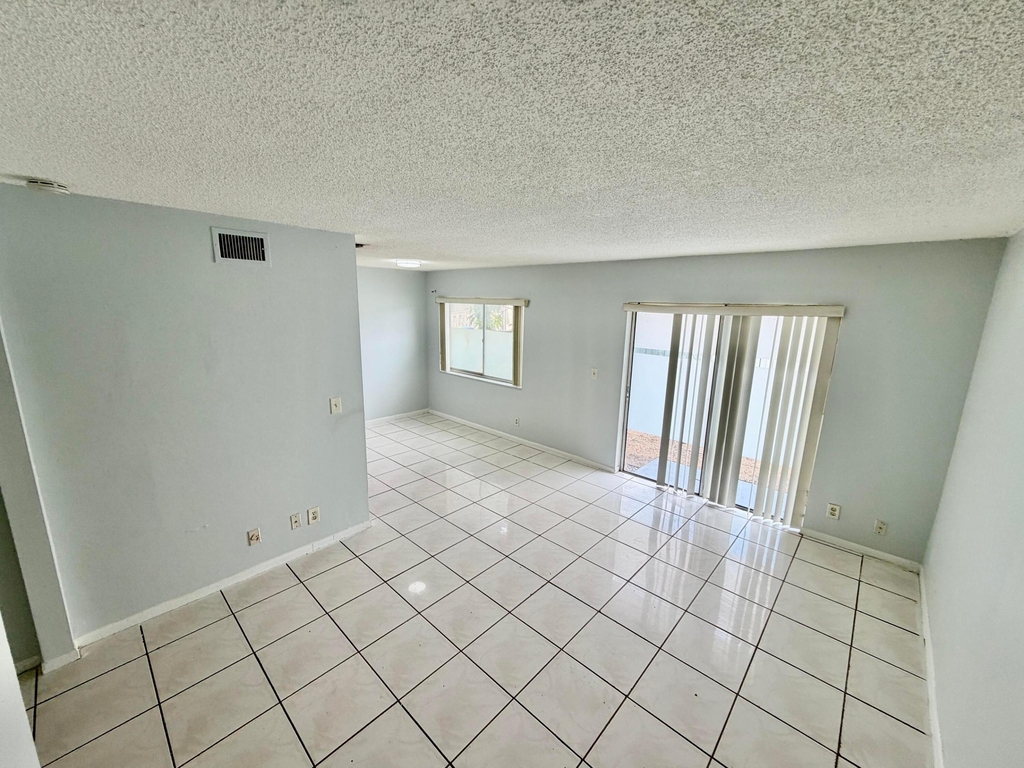 2217 Nw 56th Avenue - Photo 8