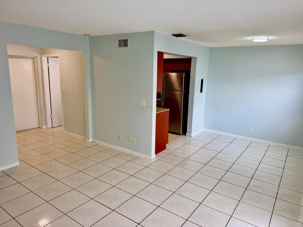 2217 Nw 56th Avenue - Photo 2