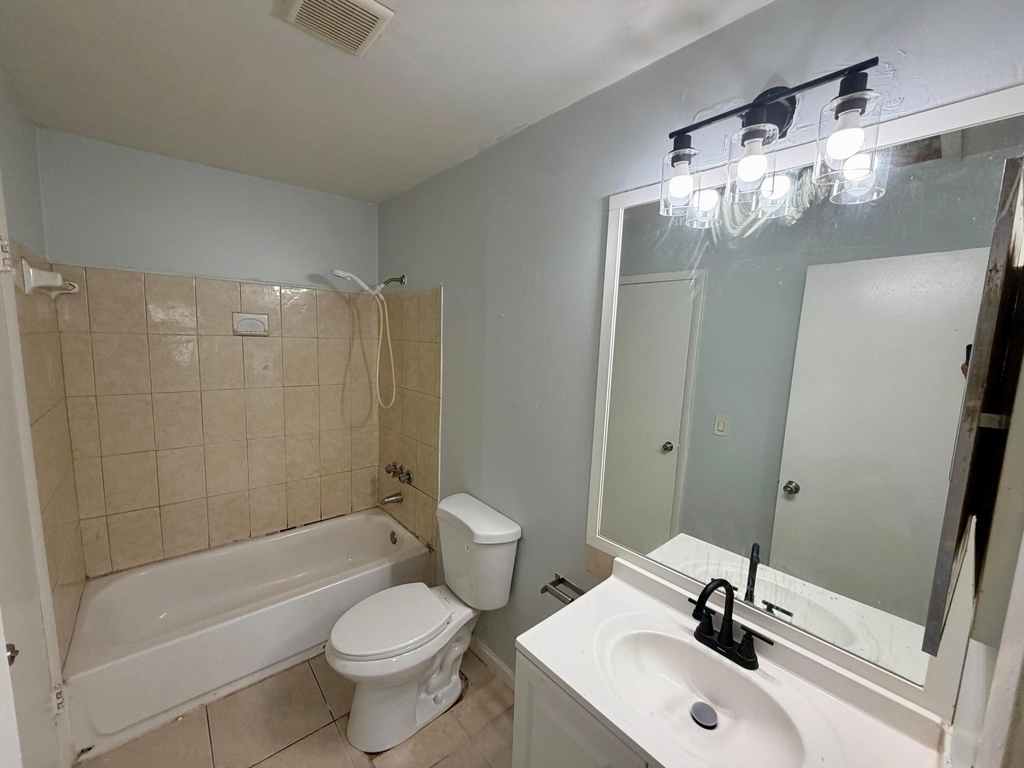 2217 Nw 56th Avenue - Photo 5