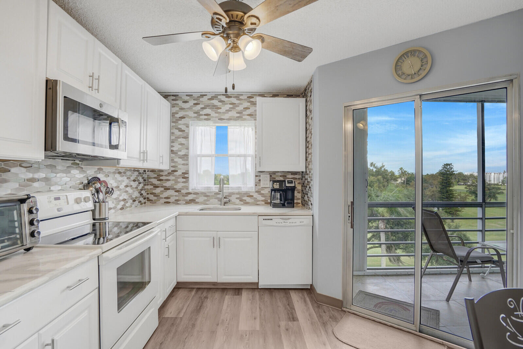 3959 Via Poinciana - Photo 12