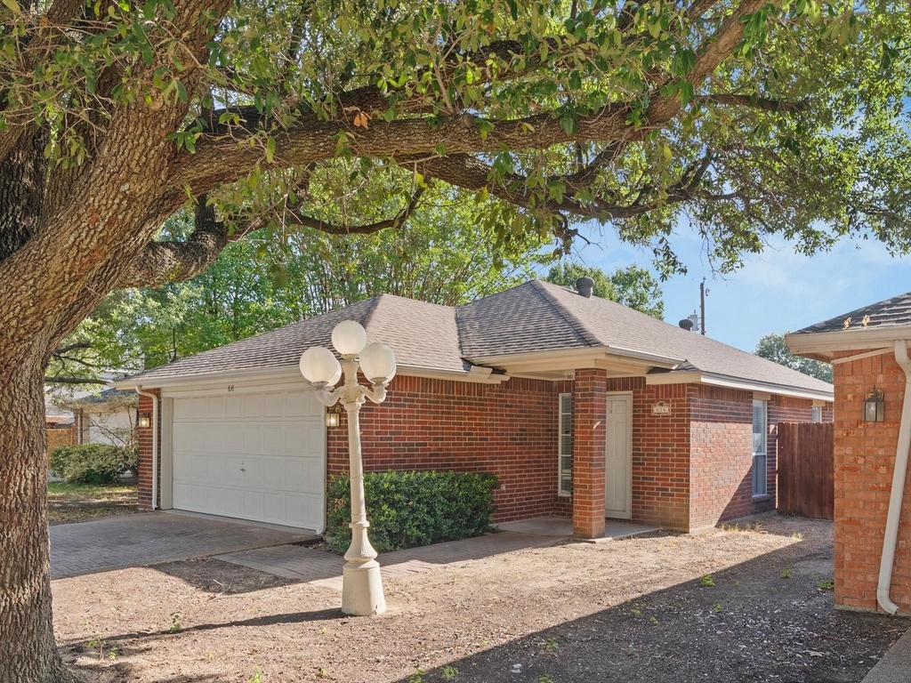 616 Renaissance Place - Photo 1