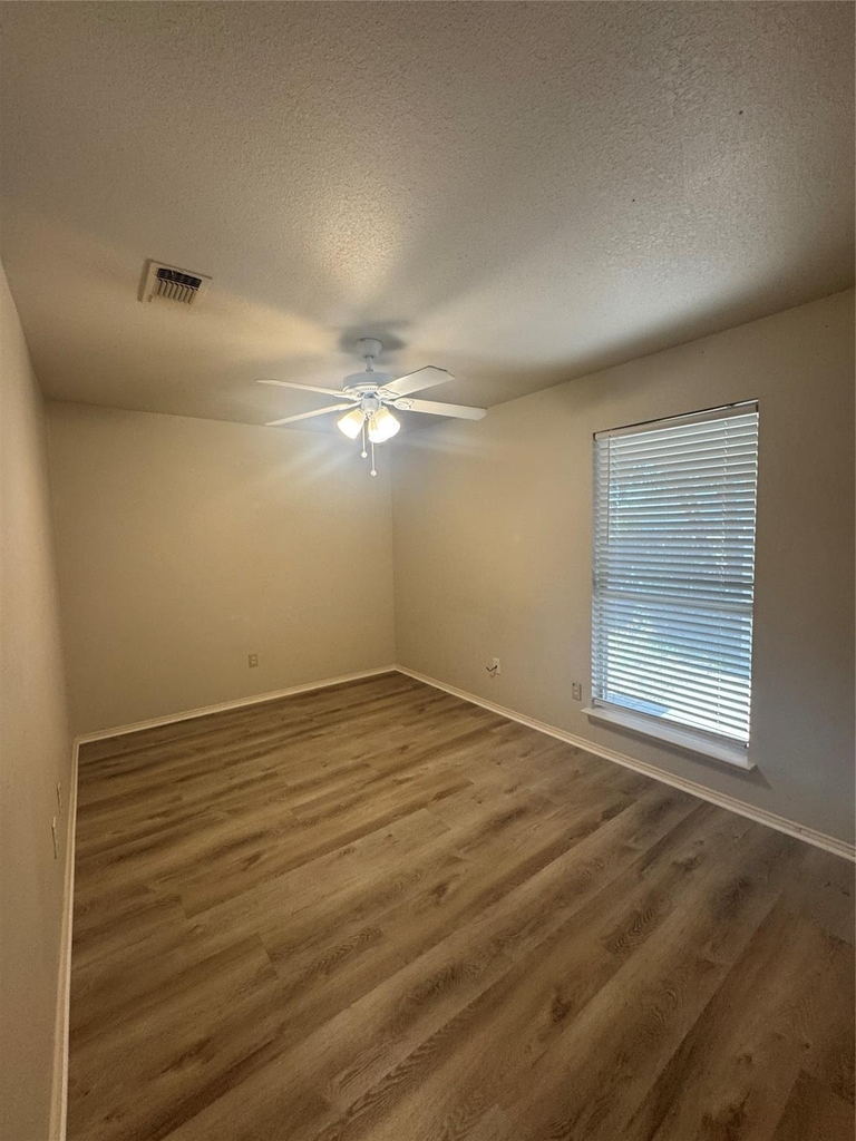2211 Brookview Drive - Photo 10