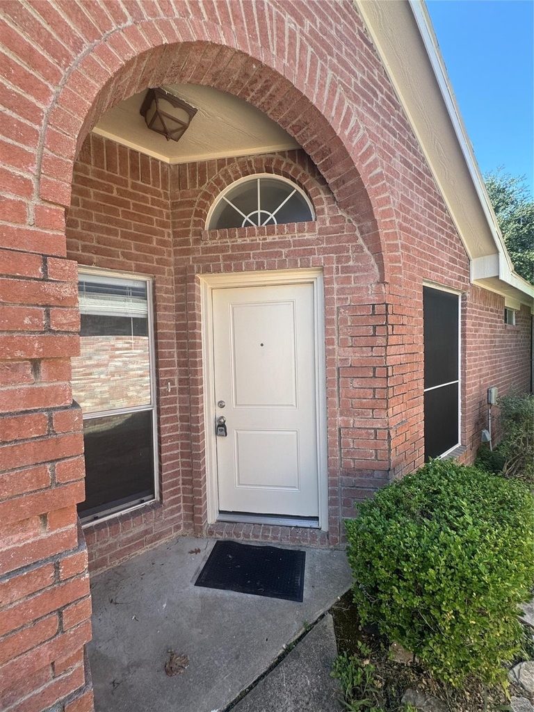 2211 Brookview Drive - Photo 2