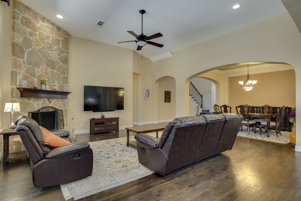 1604 Woodrose Court - Photo 7