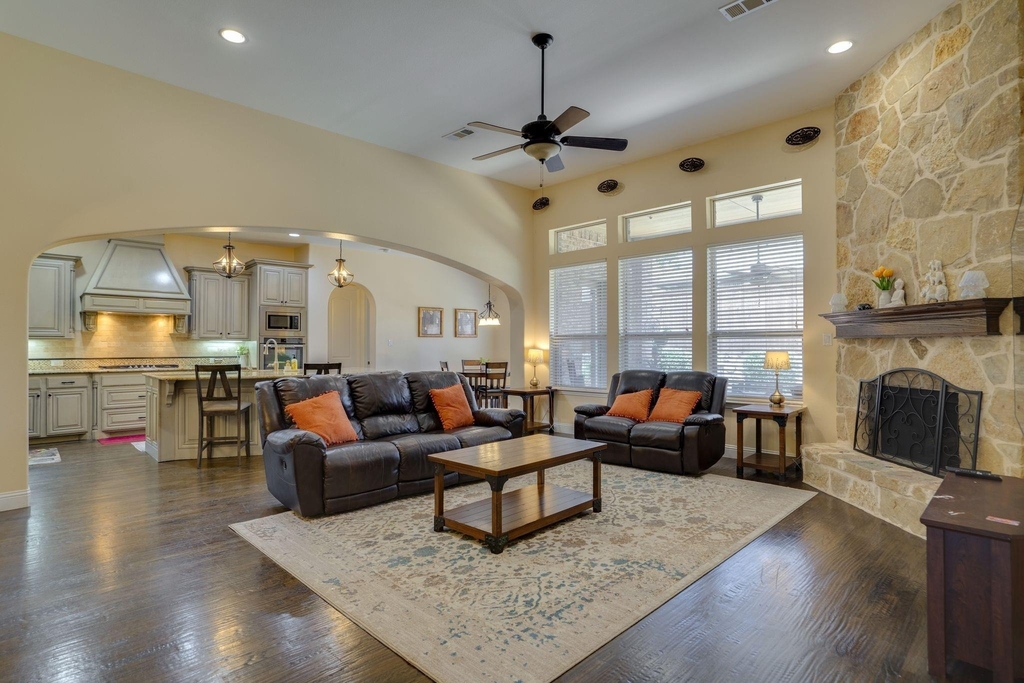 1604 Woodrose Court - Photo 3