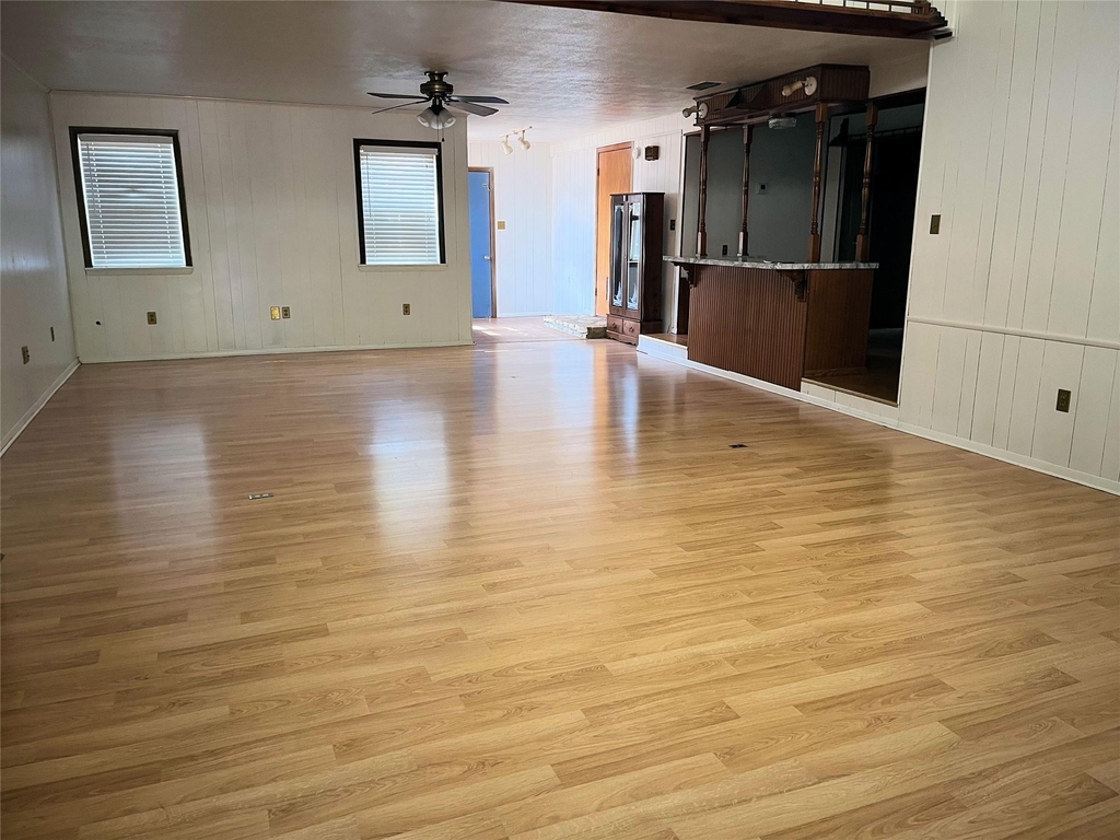 209 Mission Street - Photo 2