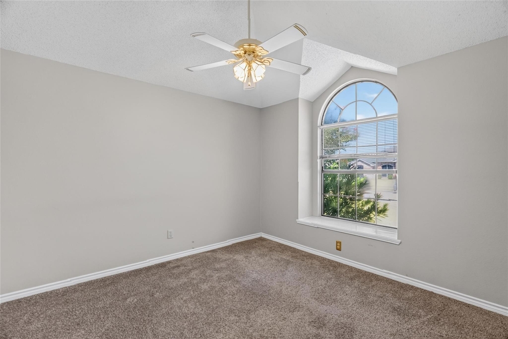 1001 Creek Valley Road - Photo 8