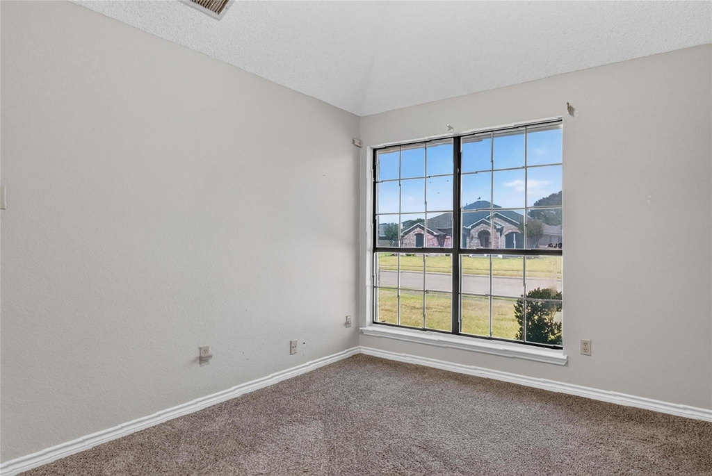 1001 Creek Valley Road - Photo 7