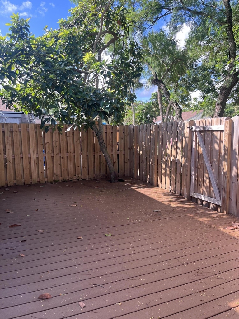 1737 Nw 73rd Avenue - Photo 16