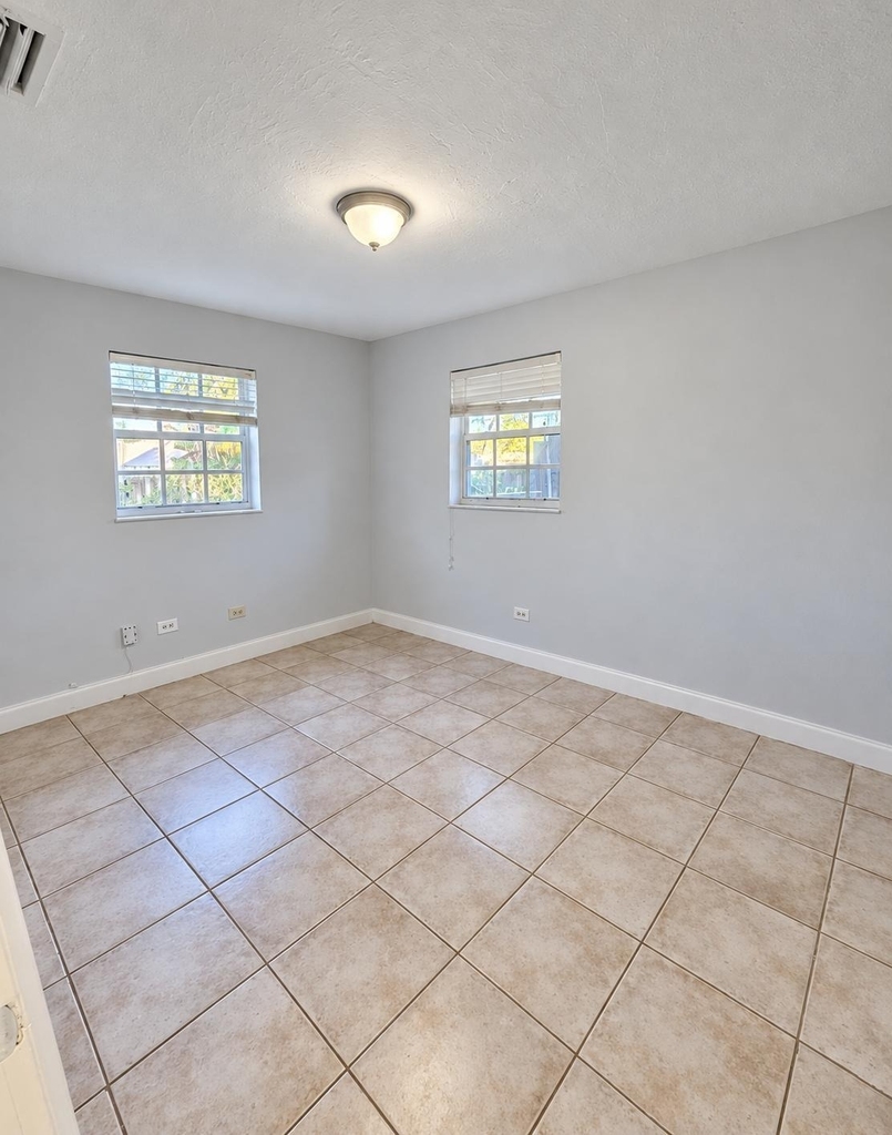 5751 Sw 37th Street - Photo 5