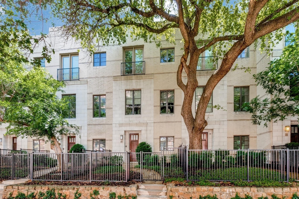 3210 Carlisle Street - Photo 10