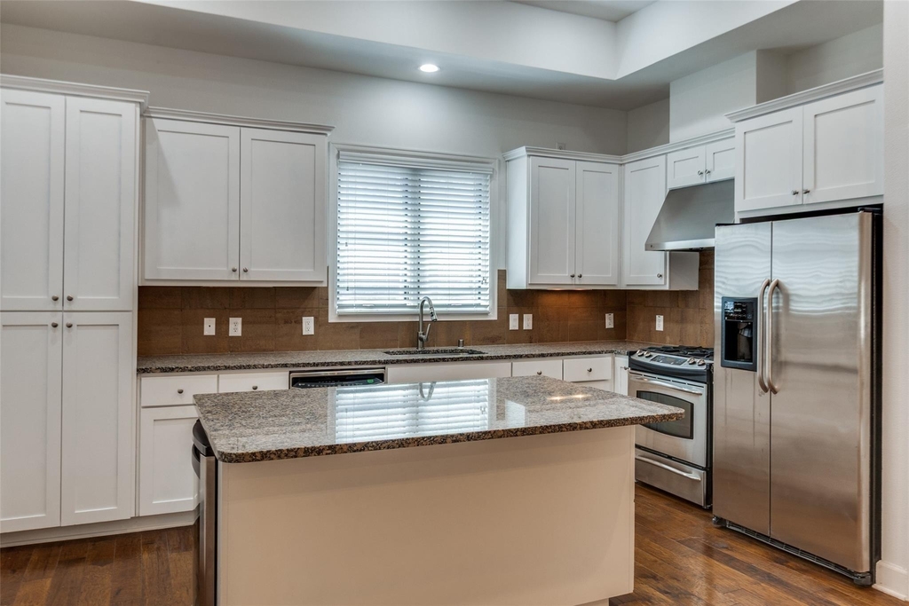3210 Carlisle Street - Photo 4