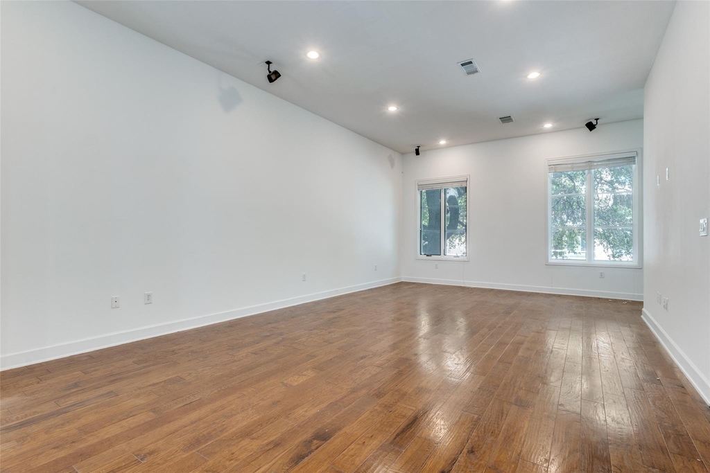 3210 Carlisle Street - Photo 2