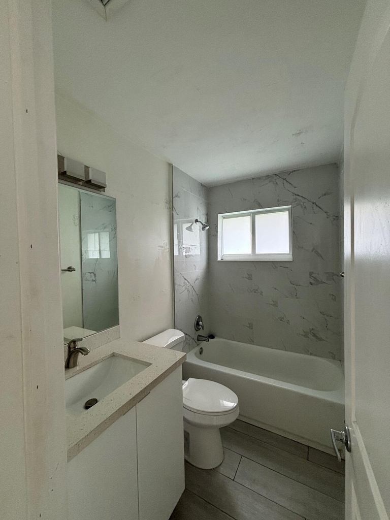 80 Nw 3rd Court - Photo 4