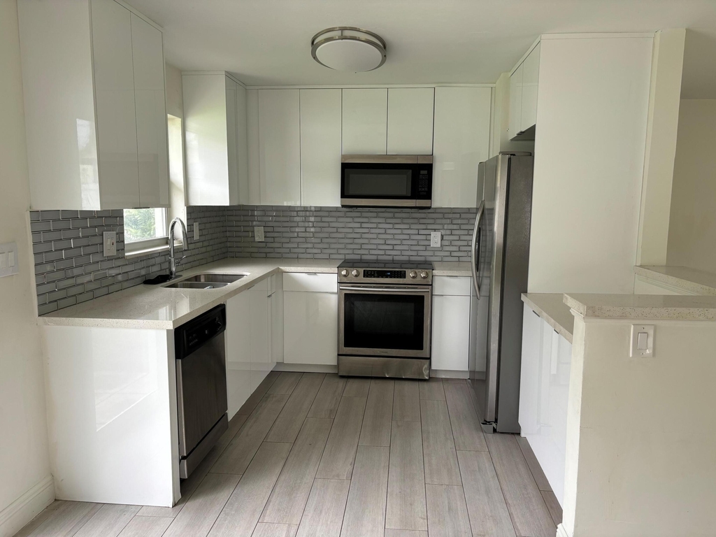80 Nw 3rd Court - Photo 1