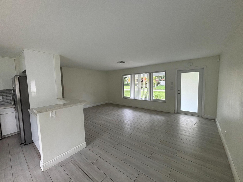 80 Nw 3rd Court - Photo 2