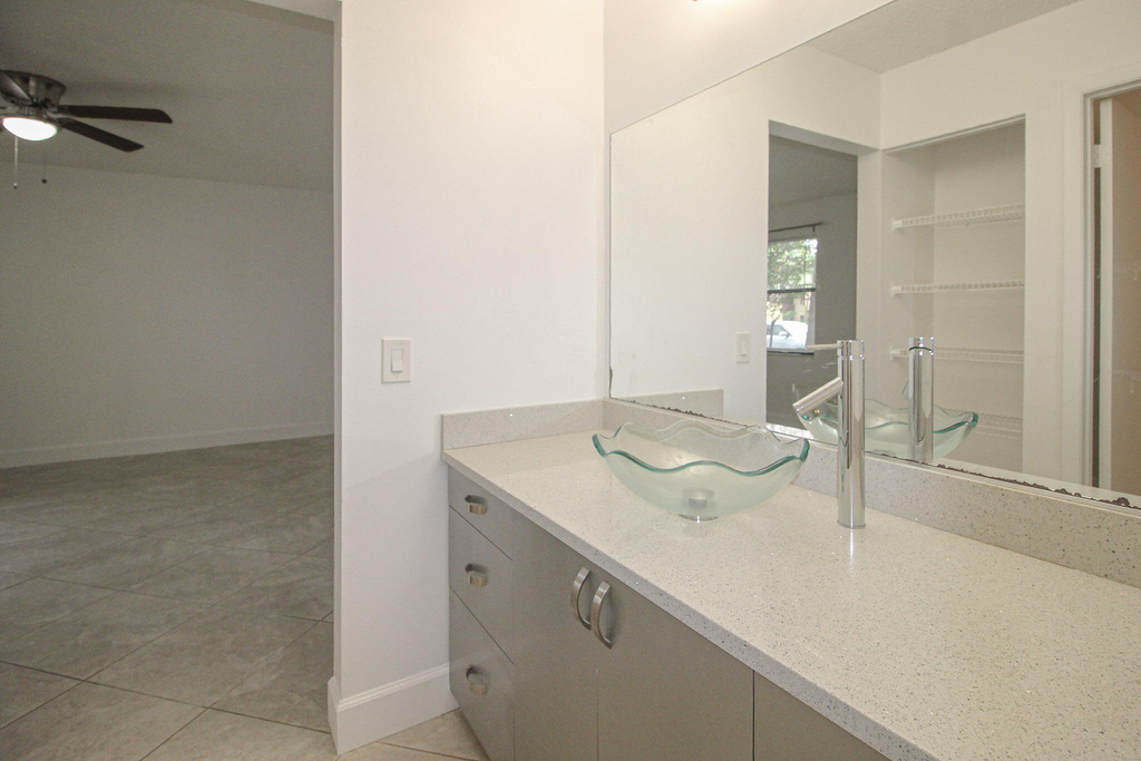 1303 Lakeview Drive E - Photo 14