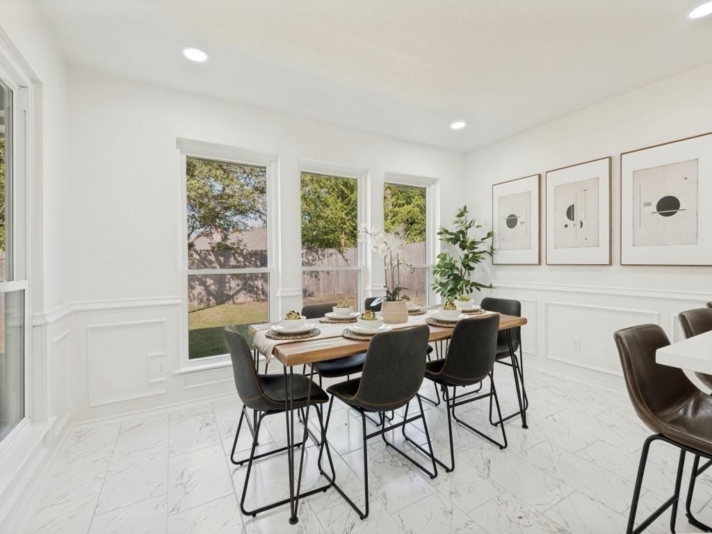 2025 Normandy Drive - Photo 5