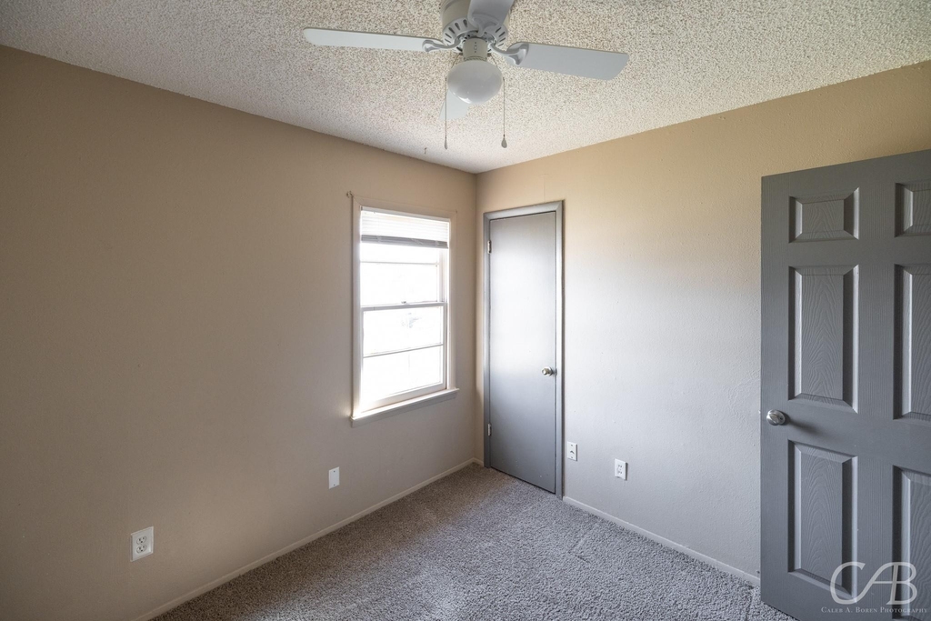 3218 Post Oak Road - Photo 3