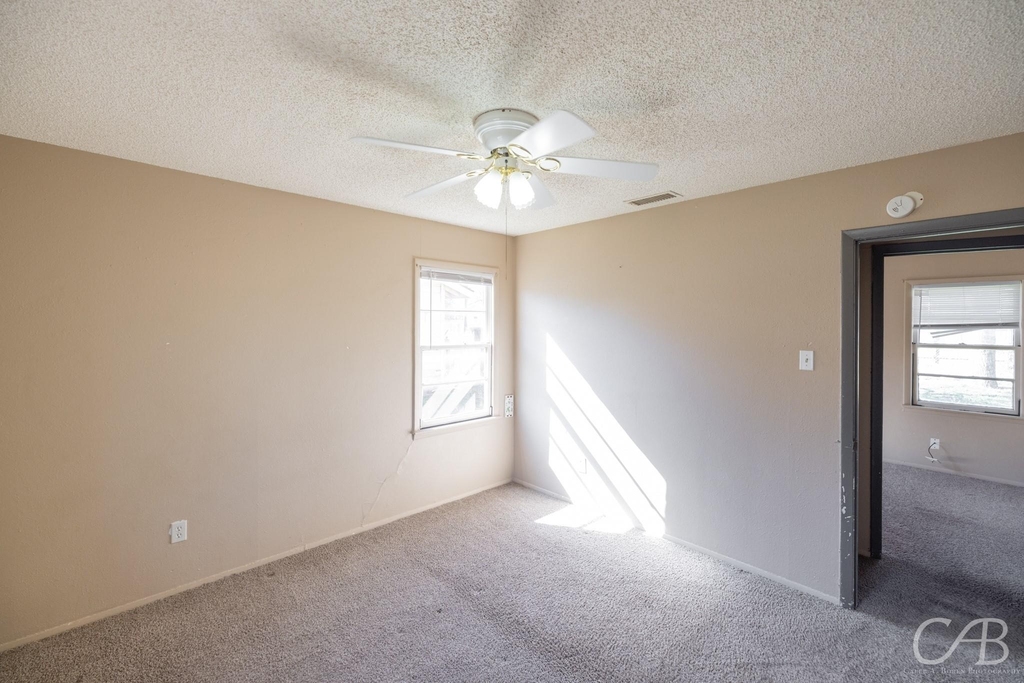 3218 Post Oak Road - Photo 8