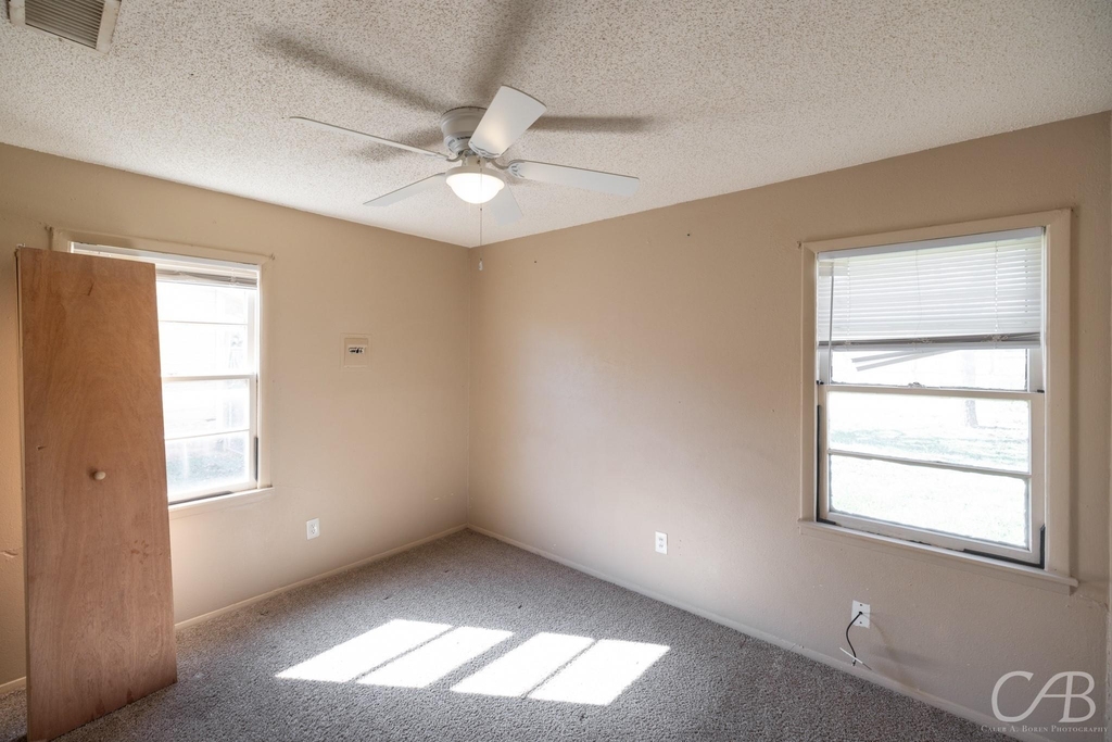 3218 Post Oak Road - Photo 11