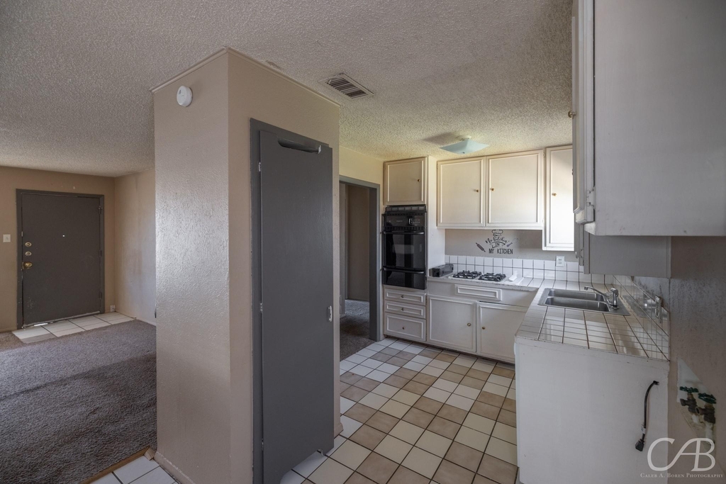 3218 Post Oak Road - Photo 16