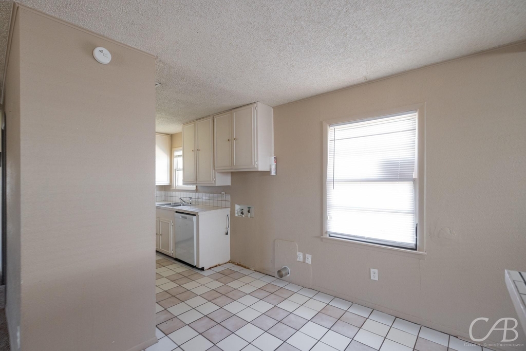 3218 Post Oak Road - Photo 21