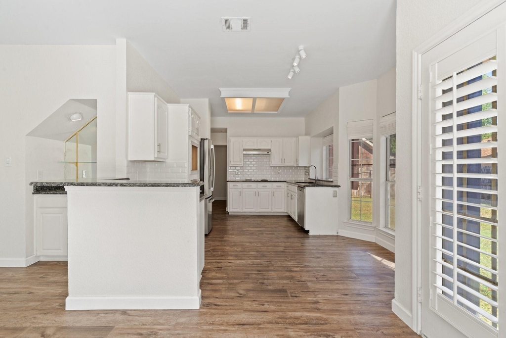 2005 Terracotta Court - Photo 5