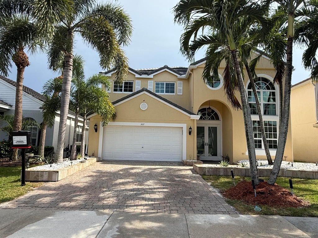 307 Berenger Walk - Photo 0