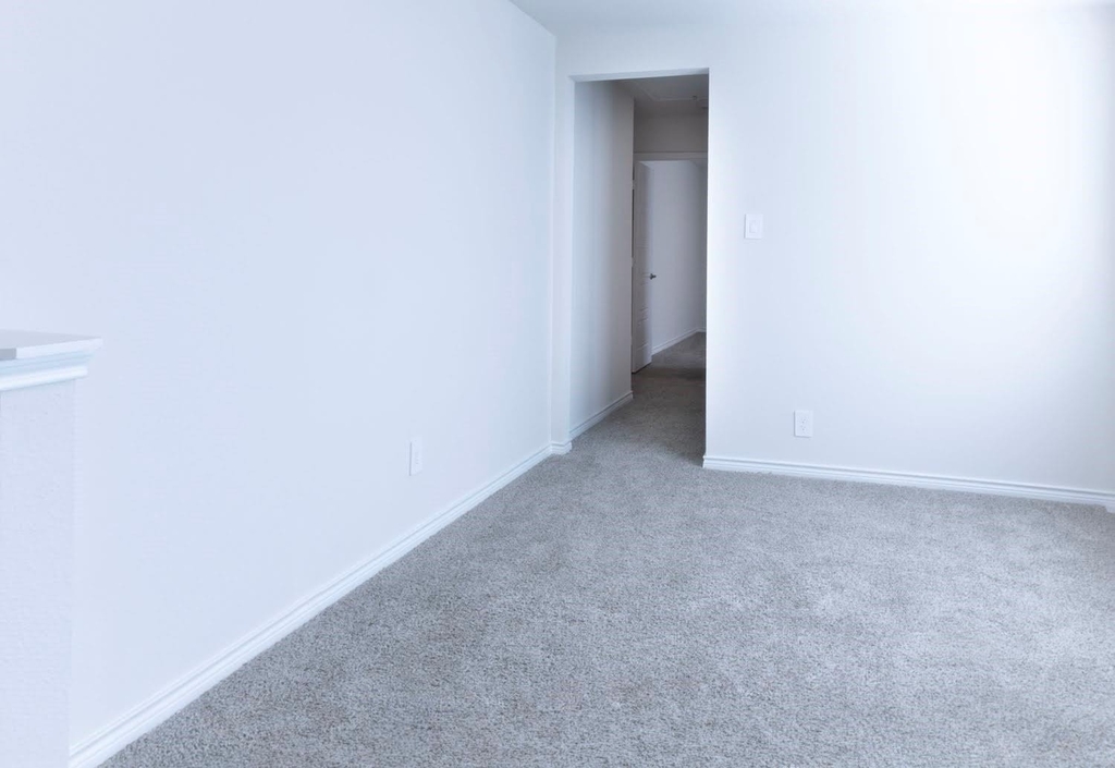1305 Silent Peak Drive - Photo 12